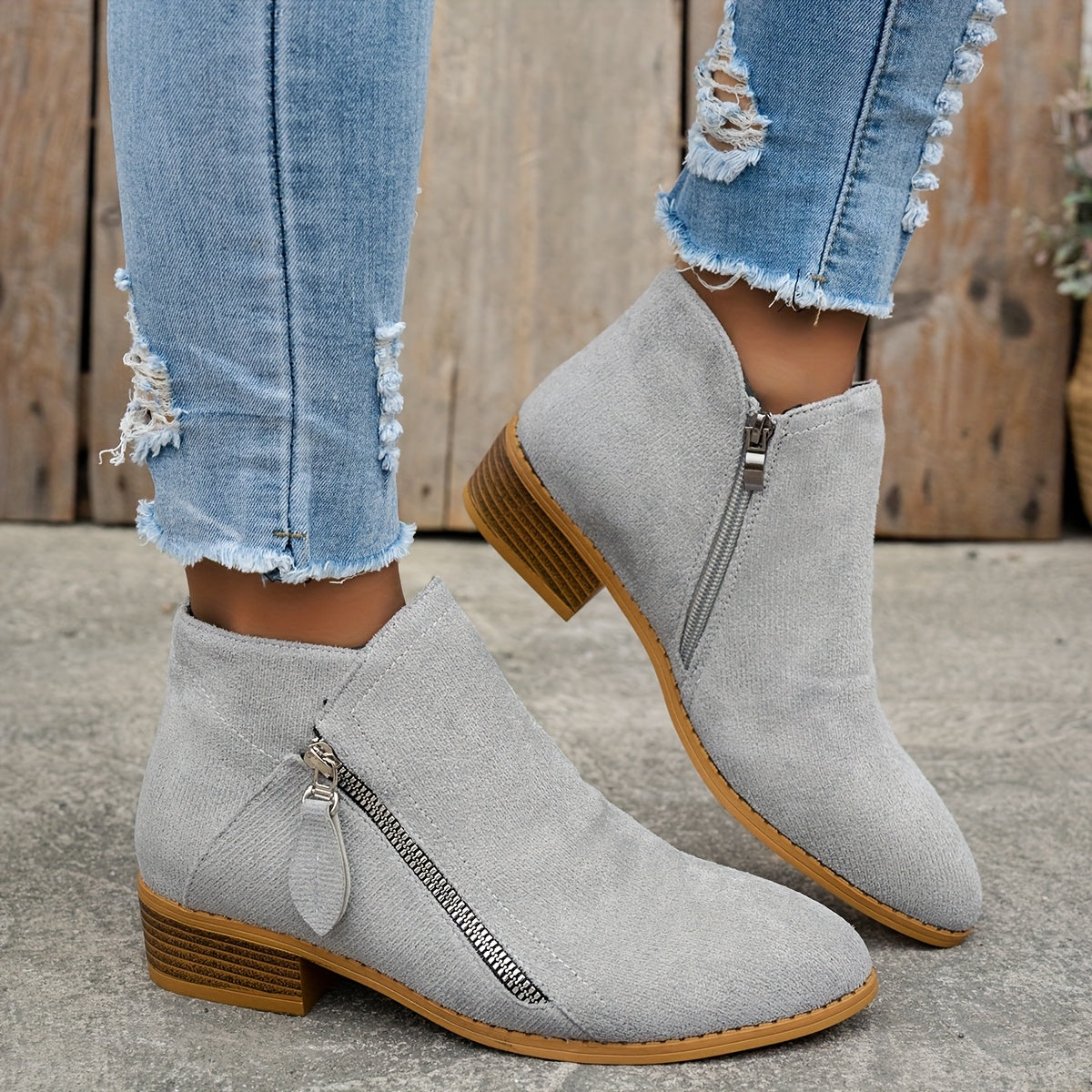 Grey / 4